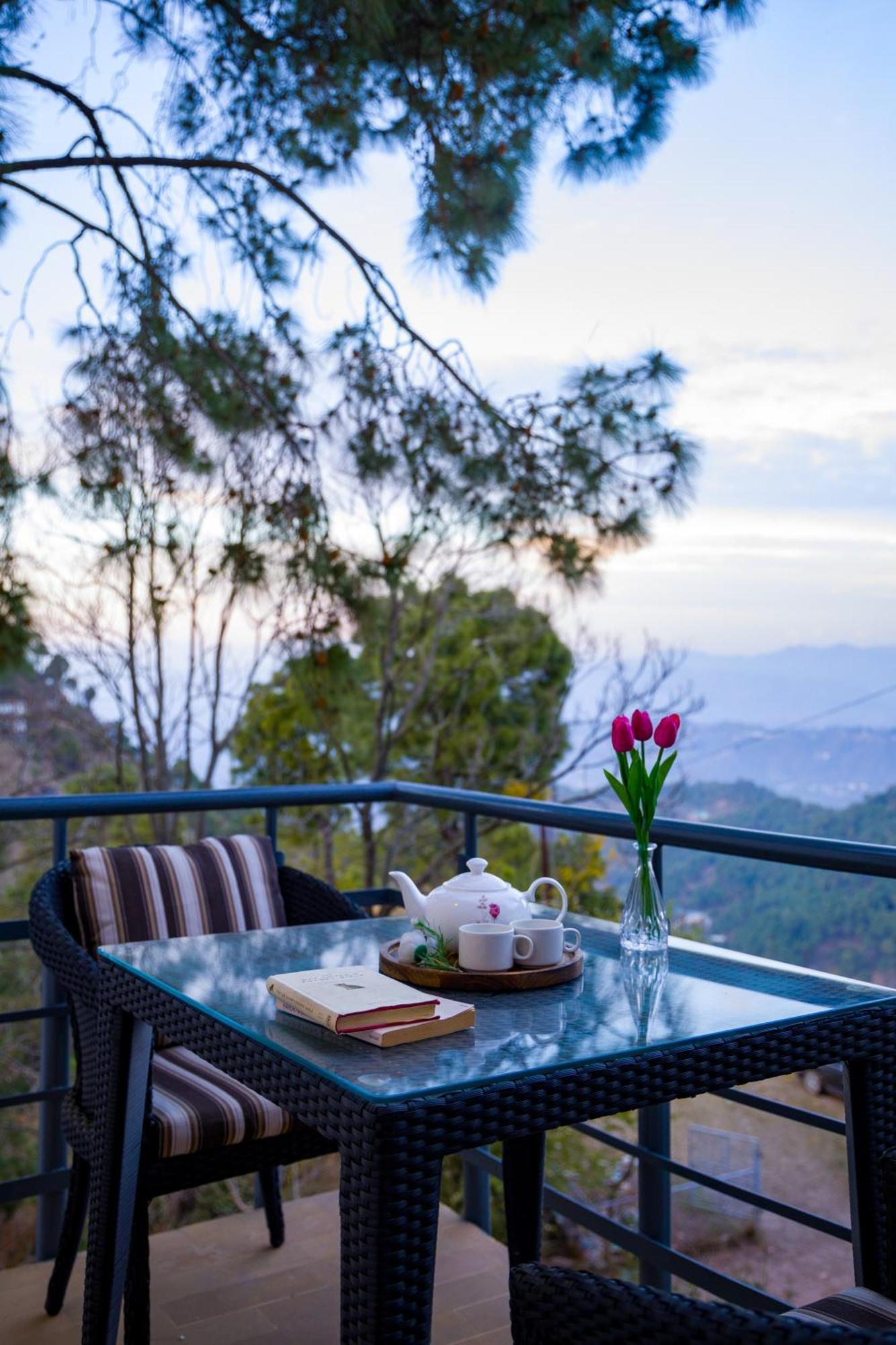 Alaya Stays Mehar Villa - 3 Bhk With Garden & Scenic Views Kasauli Exterior photo
