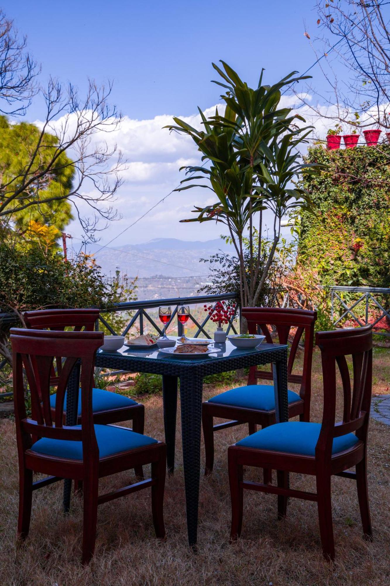 Alaya Stays Mehar Villa - 3 Bhk With Garden & Scenic Views Kasauli Exterior photo