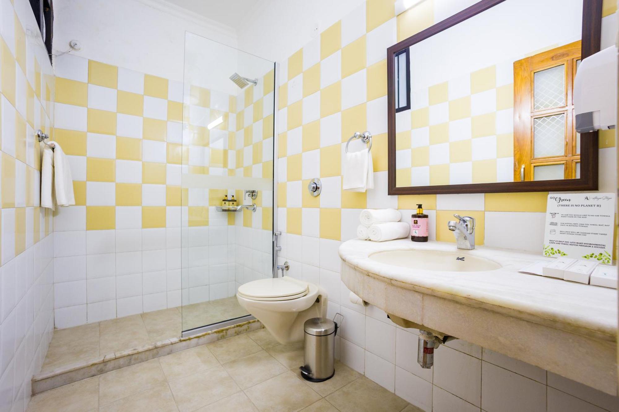Alaya Stays Mehar Villa - 3 Bhk With Garden & Scenic Views Kasauli Exterior photo